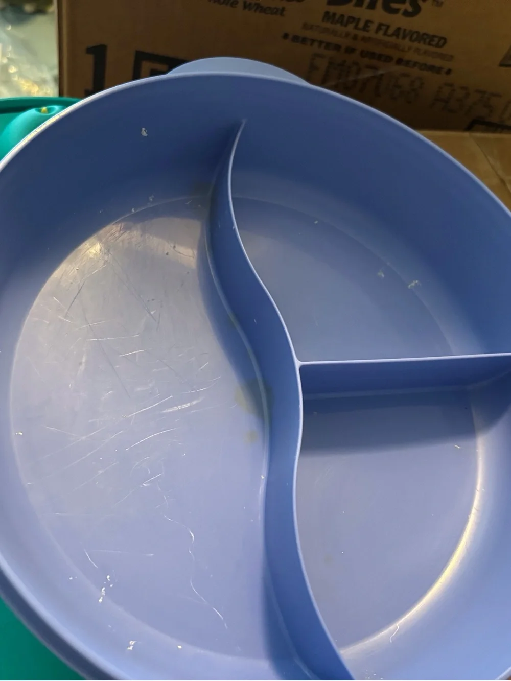 Tupperware Crystalwave Blue and Teal Dinner plate Set with Yellow Accents